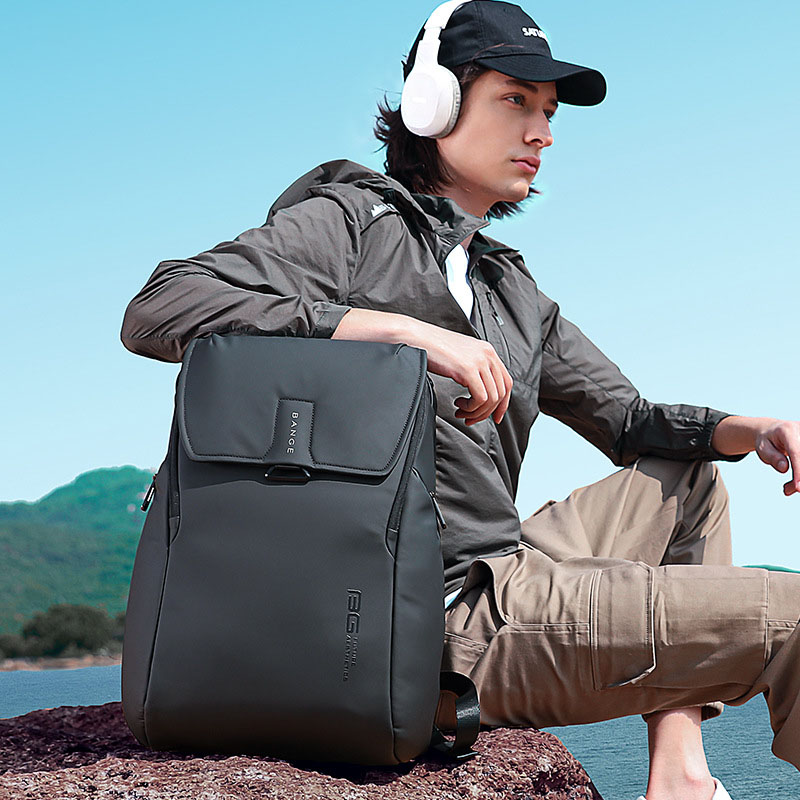 Balo phượt chống nước - Bí quyết để đồng hành an toàn vượt mọi thử thách